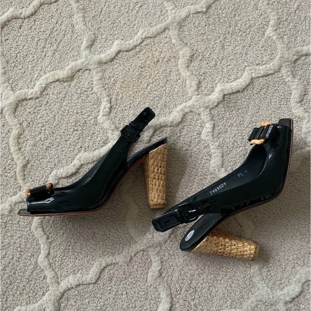 Stuart Weitzman 7.5 black patent shoes sling back peep toe block bamboo woven - Picture 8 of 8